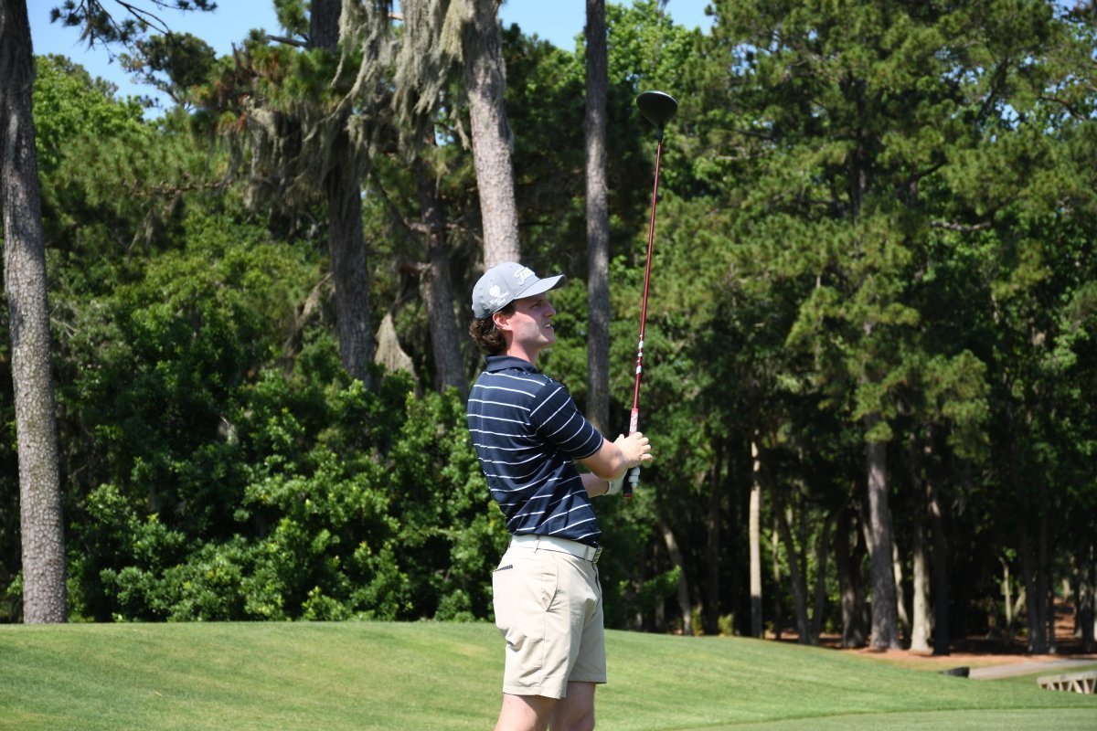 Enhancing Your Golf Game Beyond Lessons: The Role of Nutrition, Hydration, and Physical Preparation - Hydracaddie®